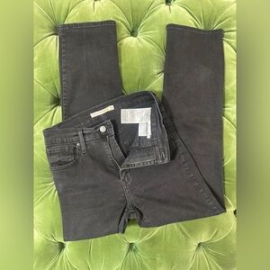 High rise straight crop Levi’s size 26 jean